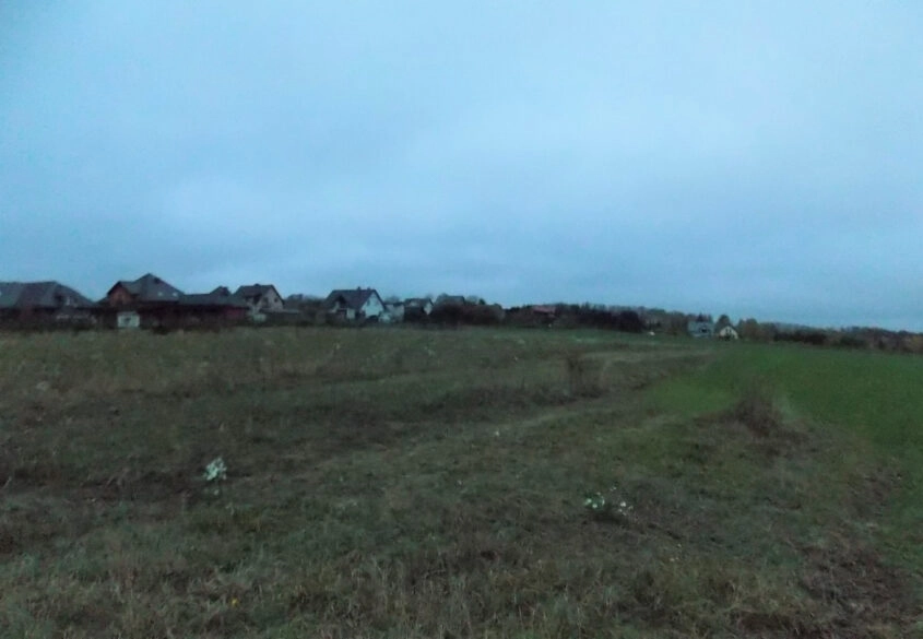 Działka pod lasem 15km od Gdańska.
