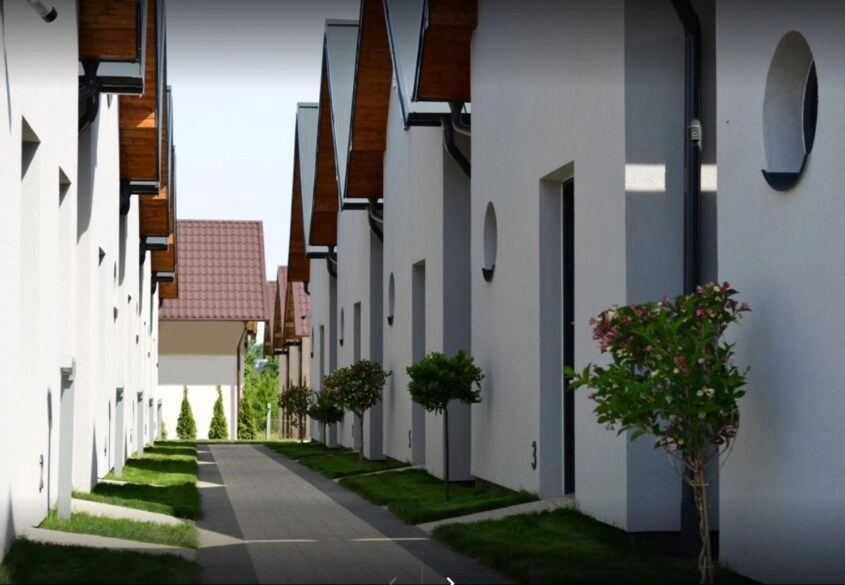Ośrodek wypoczynkowy - 10 domków