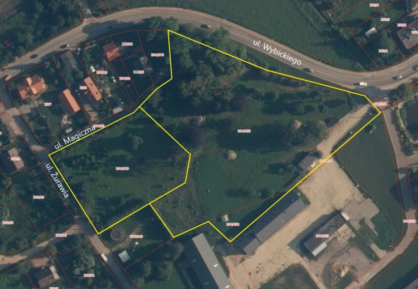 Działka usługowo-mieszkaniowa w dawnym folwarku