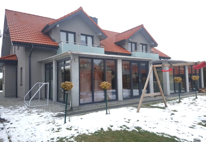 Dom w zabudowie bliźniaczej ( lub całość )