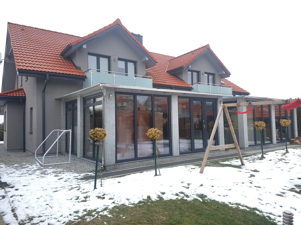 Dom w zabudowie bliźniaczej ( lub całość )