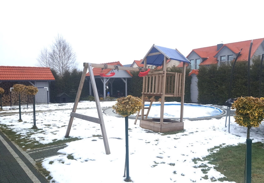 Dom w zabudowie bliźniaczej ( lub całość )