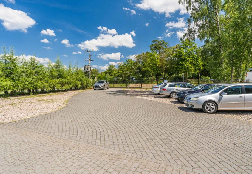 gotowiec inwestycyjny: mieszkania, biura, usługi !