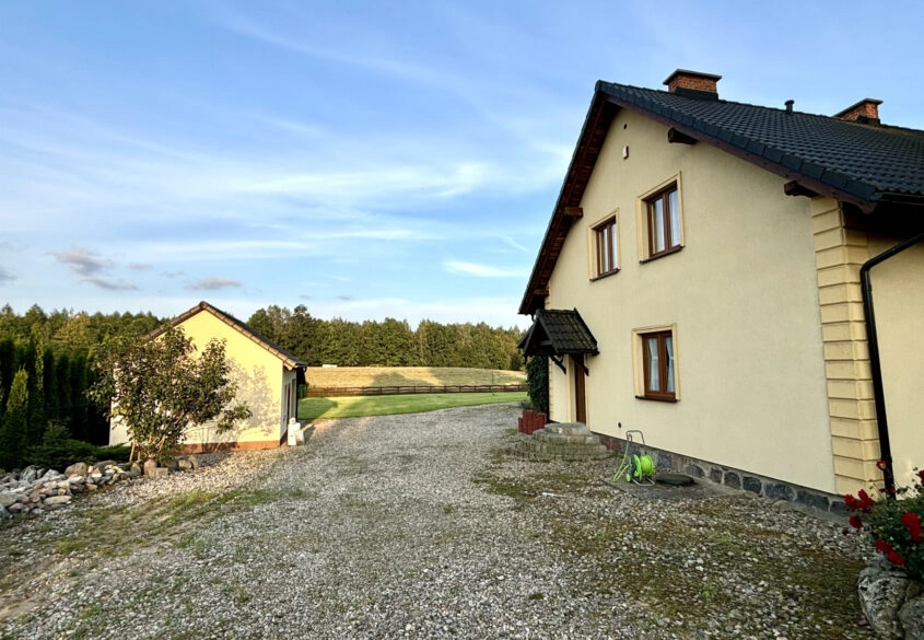 Dom wolnostojący w otulinie kaszubskich lasów