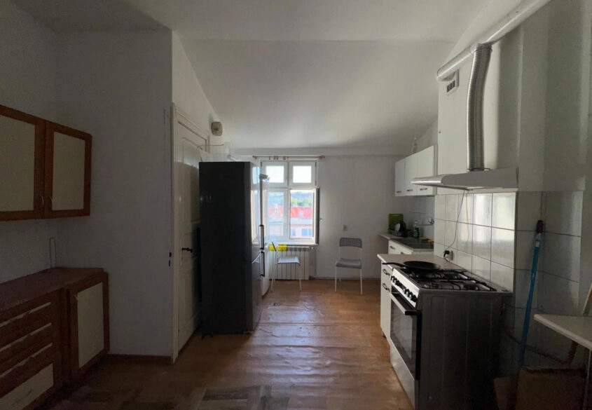 Mieszkanie z kllimatem, kamienica, 5 pokoi,