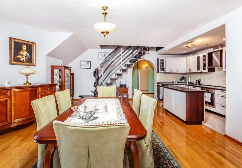 Luksusowy dwupoziomowy apartament