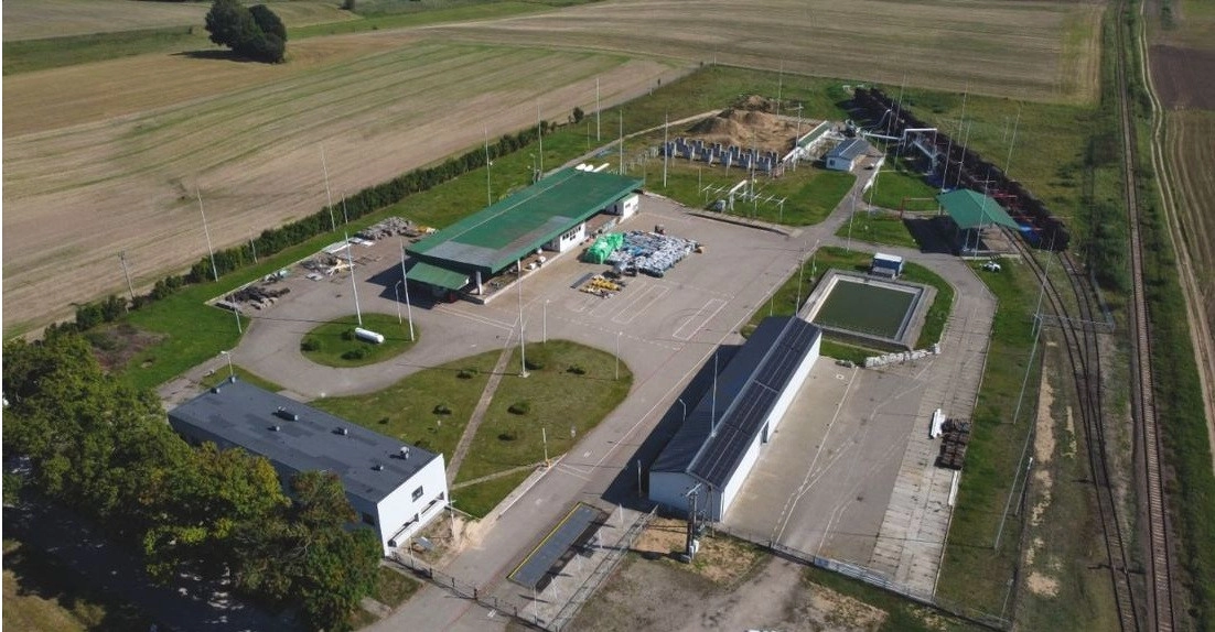Dwutorowa bocznica kolejowa, działka 4h