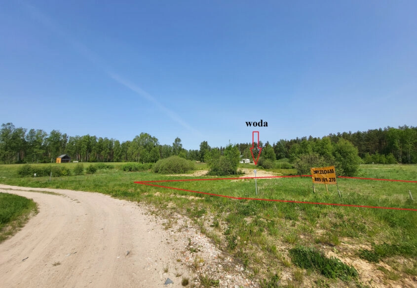 Działka mieszkaniowa 1012m2 z wodą na działce