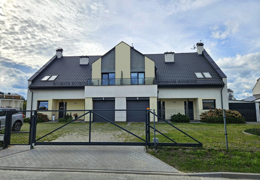 Nowoczesny dom w zabudowie bliźniaczej
