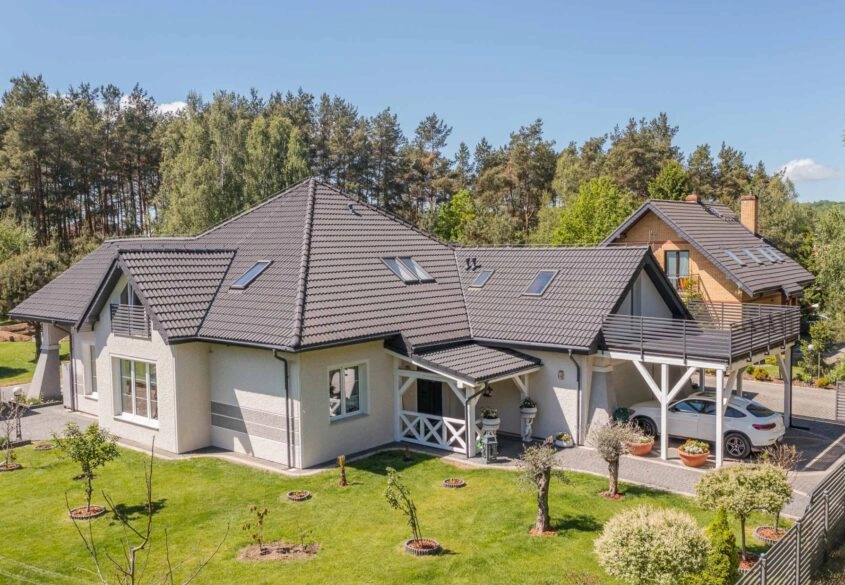 Rezydencja pod lasem  – 3000 m² zieleni i ciszy!