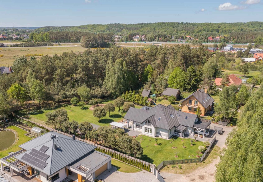 Rezydencja pod lasem  – 3000 m² zieleni i ciszy!