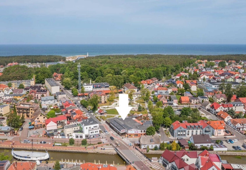 Kultowy lokal w Łebie – gastronomia + hotel