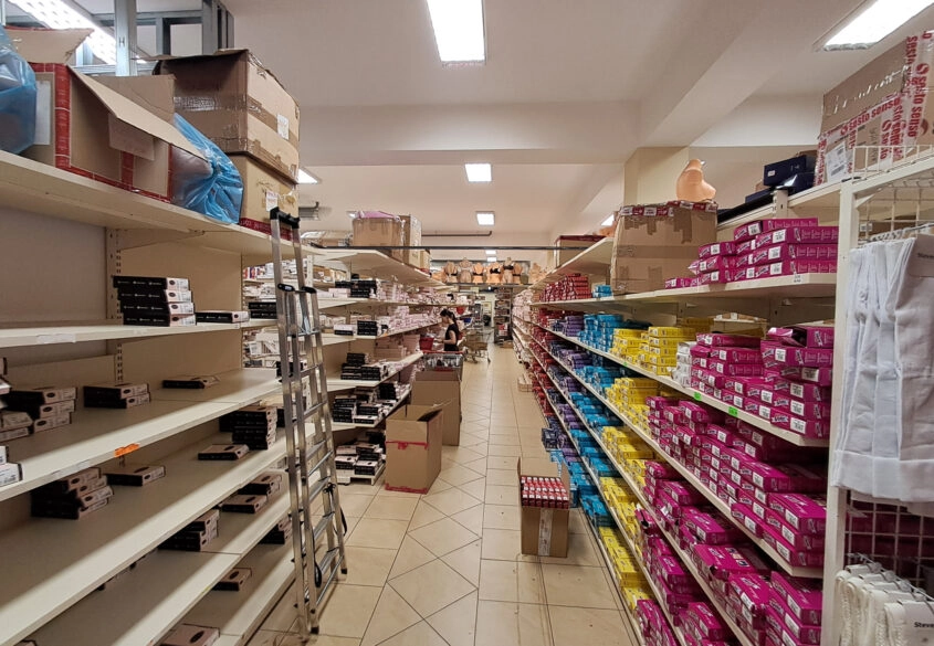 Magazyn z pom. biurowymi w świetnej lokalizacji