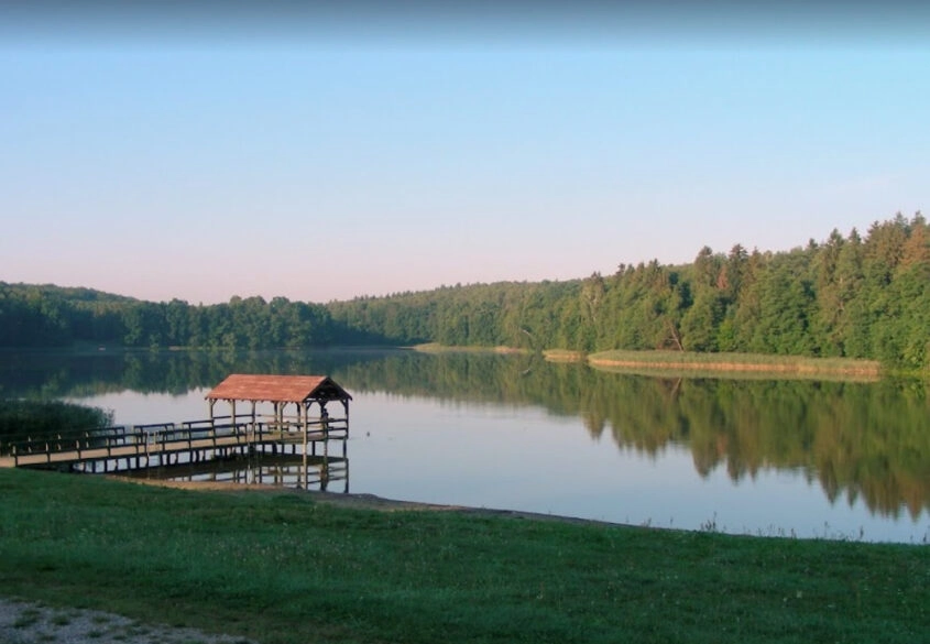 Przezmark. Działka rekreacyjna nad jeziorem.