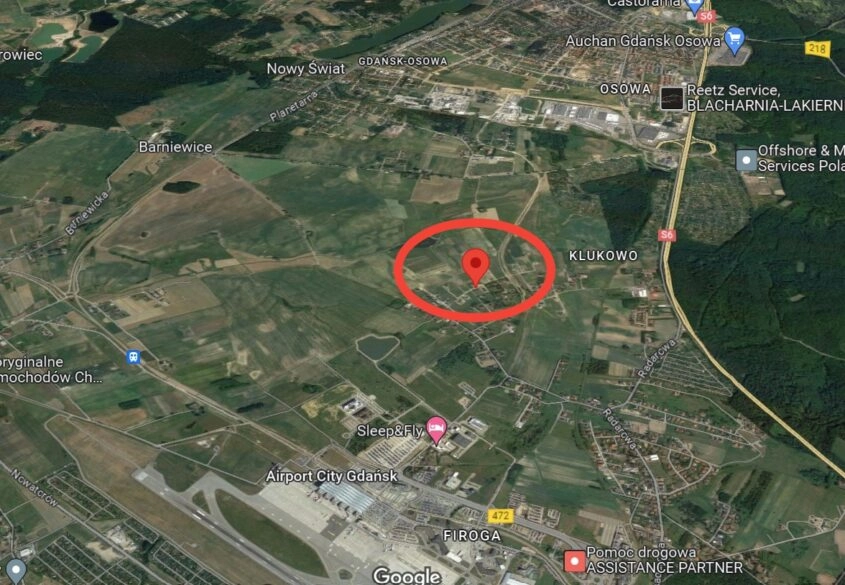 Blisko lotniska, zabudowa mieszkaniowo-usługowa
