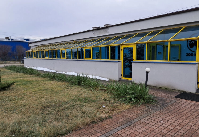Magazyny z rampą, biuro, blisko trasy S6