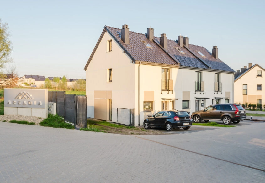3 pokoje poddasze duży ogródek miejsca parkingowe