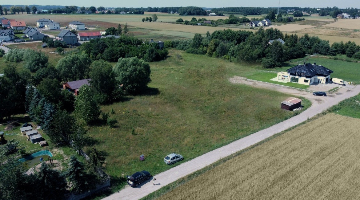 Atrakcyjna działka 1.203 m2, dobrze skomunikowana