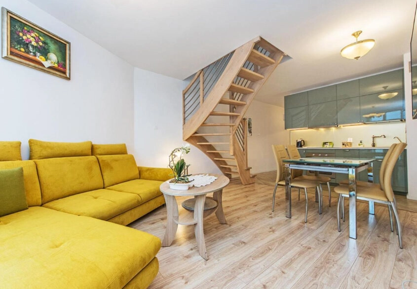 Jantar apartament z tarasem blisko plaży i lasu