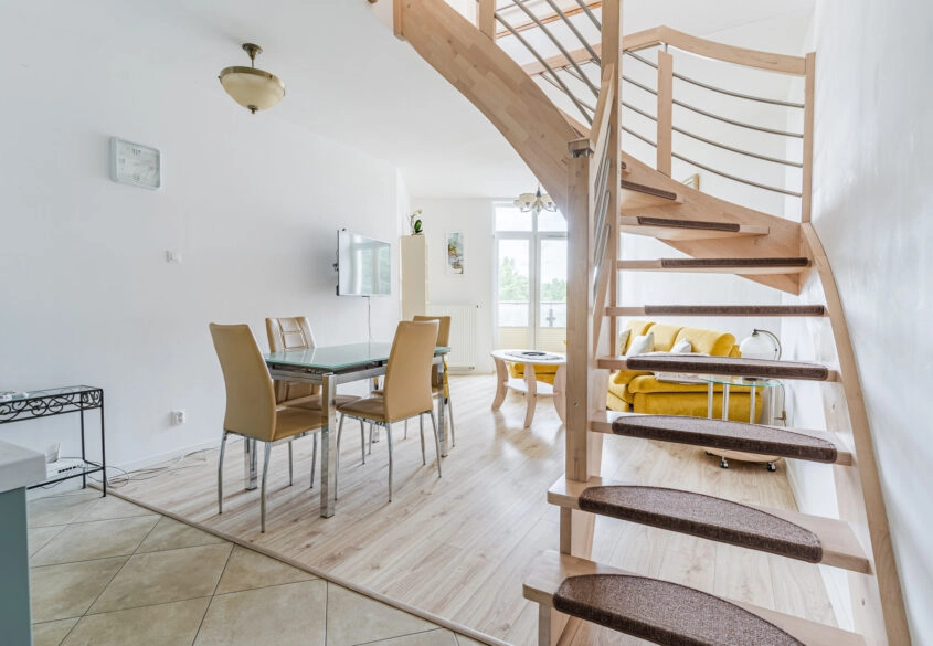 Jantar apartament z tarasem blisko plaży i lasu