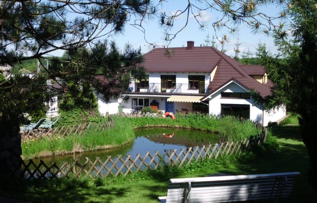 WYJĄTKOWY DOM BLISKO MORZA-8 POKOI, DZIAŁKA-3182m2