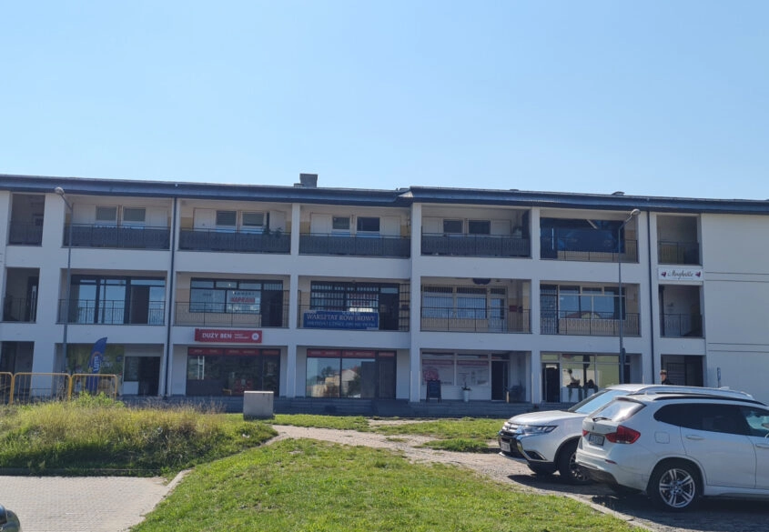 Pawilon - 8 lokali mieszkalnych