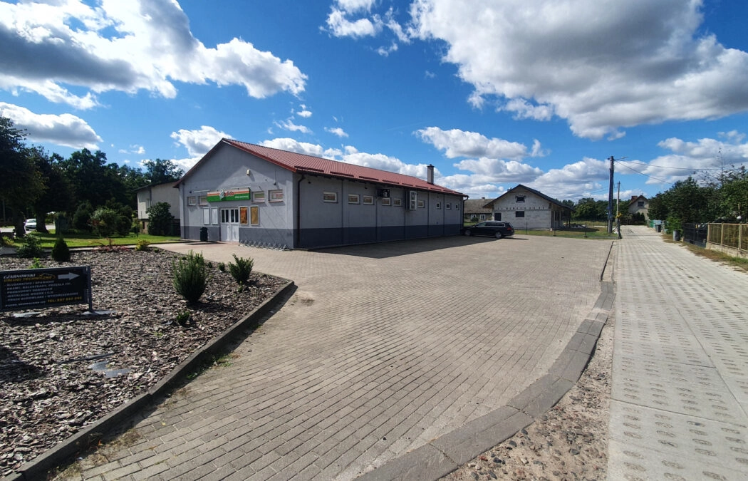Na wynajem lokal/obiekt z dużym parkingiem