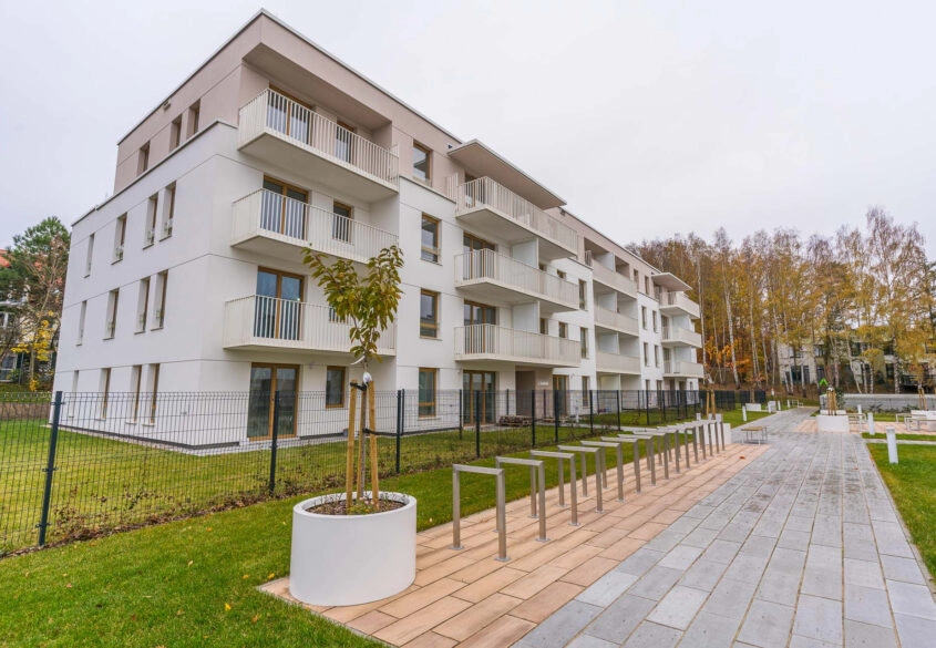 3 pokoje z balkonem, miejscem w hali i komórką lok
