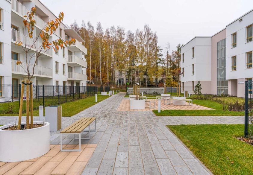 3 pokoje z balkonem, miejscem w hali i komórką lok