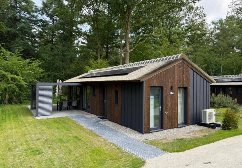 Dom wolnostojący całoroczny, działka o pow. 1012m2