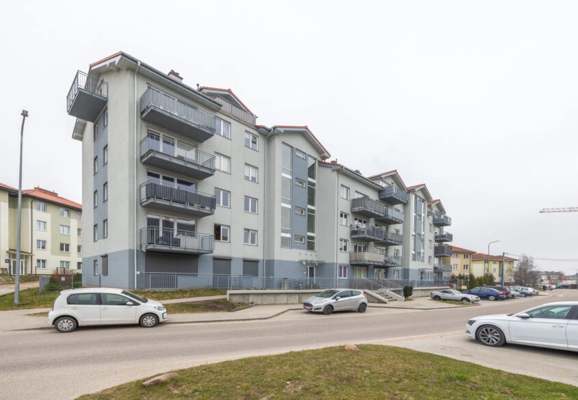 3 pokoje, Kowale, budynek z windą