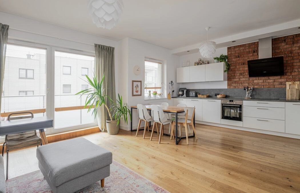 Dwustronne | Zadbane | Msc w hali | Duży balkon