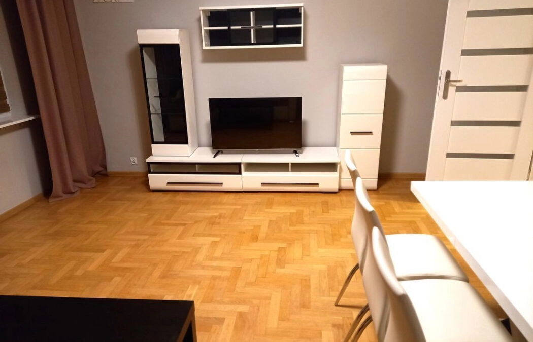 2 POKOJE W ŚWIETNEJ LOKALIZACJI
