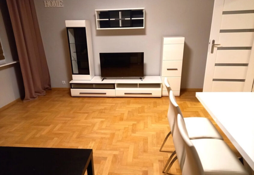 2 POKOJE W ŚWIETNEJ LOKALIZACJI