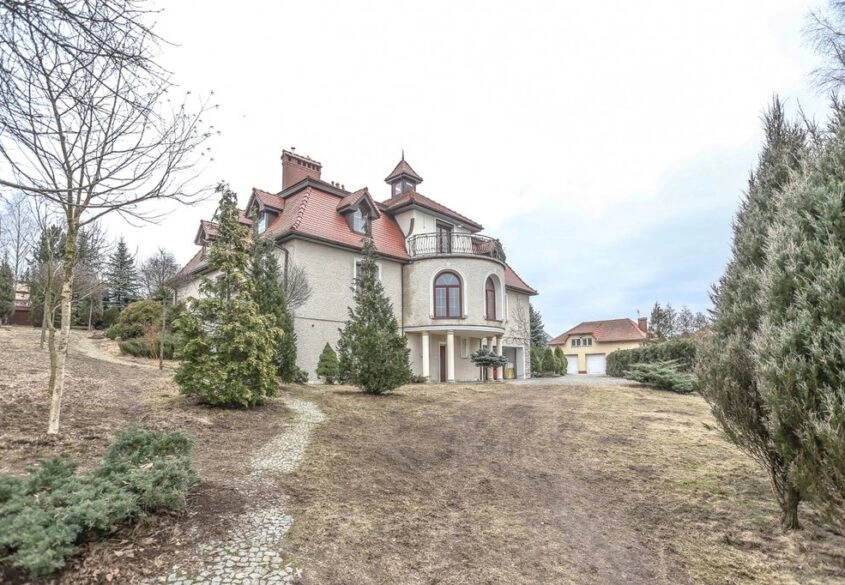 Niesamowita posiadłość w kaszubskim Żukowie!