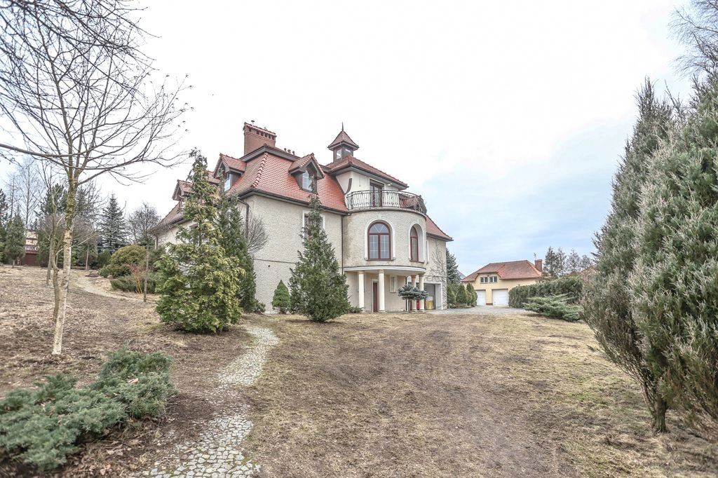 Niesamowita posiadłość w kaszubskim Żukowie!