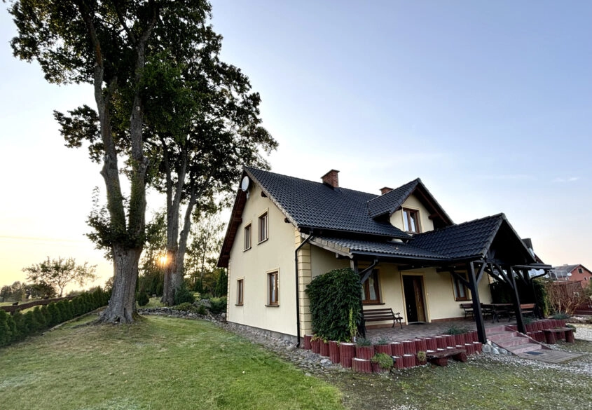 Dom wolnostojący w otulinie kaszubskich lasów