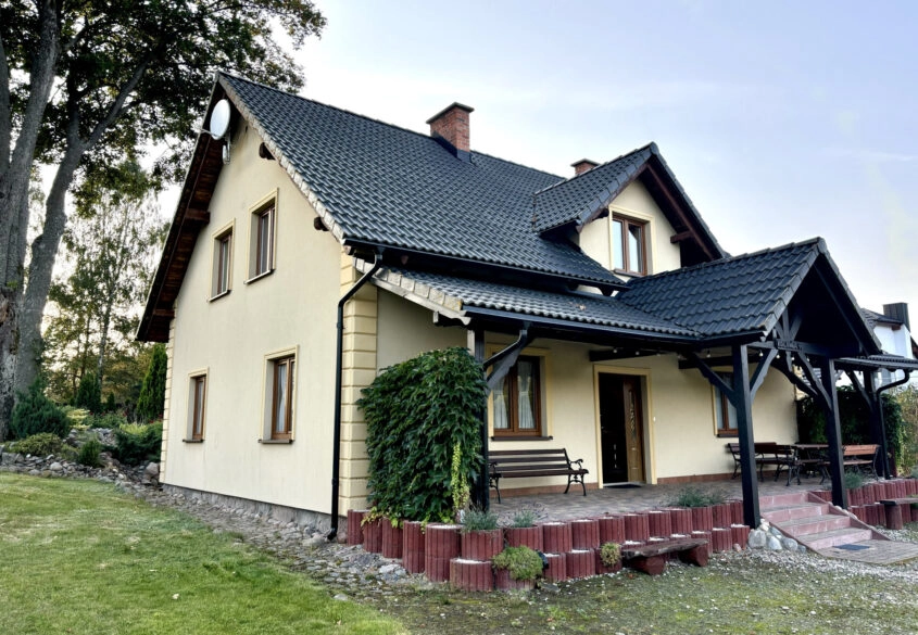 Dom wolnostojący w otulinie kaszubskich lasów