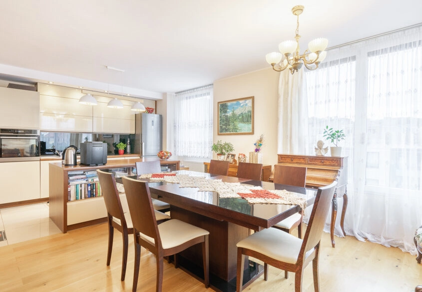 Unikatowa lokalizacja w centrum z dala od zgiełku.