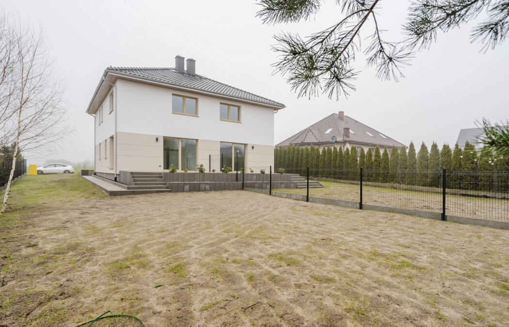 Sprzedam dom w Gowinie - słoneczny ogród