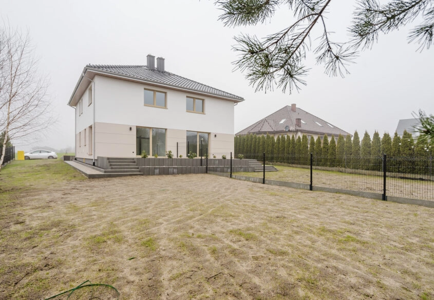 Sprzedam dom w Gowinie - słoneczny ogród