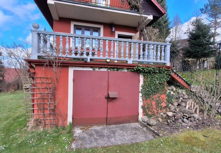 Domek  300 m od jeziora  na Kaszubach / Zajezierze