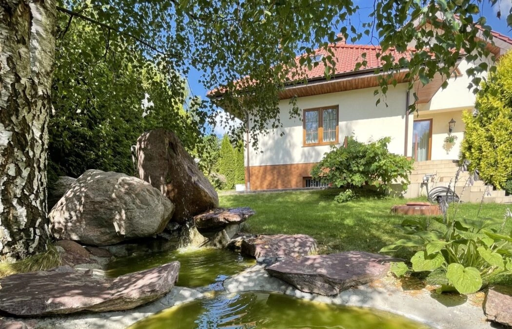 Dom z pięknym ogrodem- przy lesie- 25 min od Gdyni