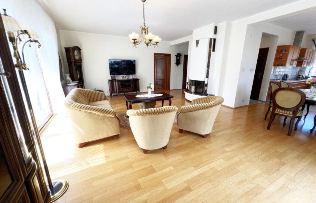 Dom wolnostojący w spokojnej okolicy