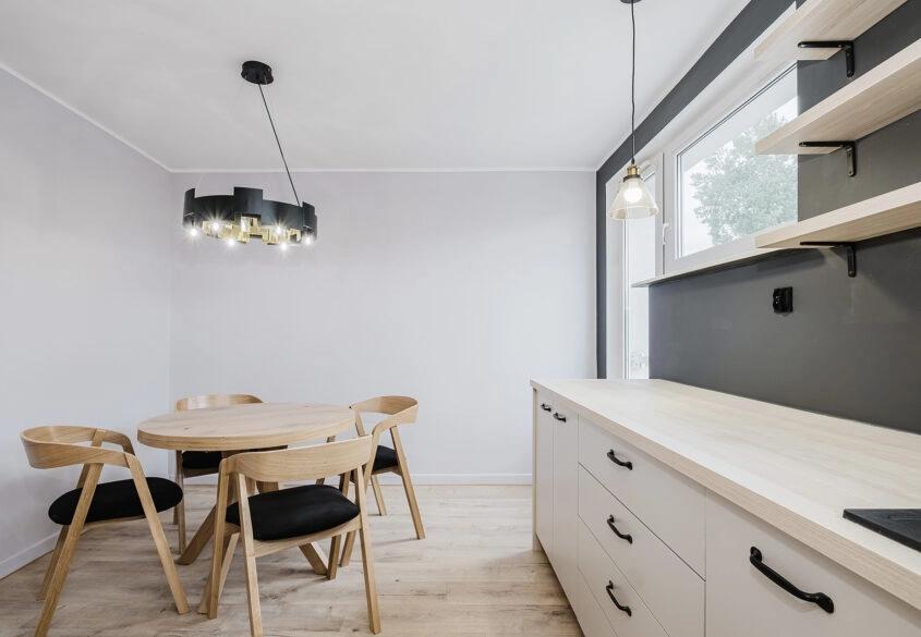 Po generalnym remoncie, blisko plaża, komunikacja