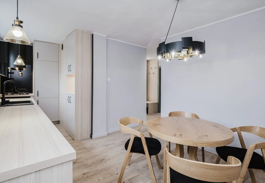 Po generalnym remoncie, blisko plaża, komunikacja