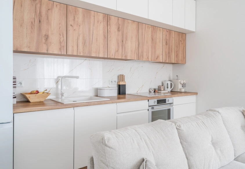 Słoneczny apartament z tarasem 900 metrów od plaży