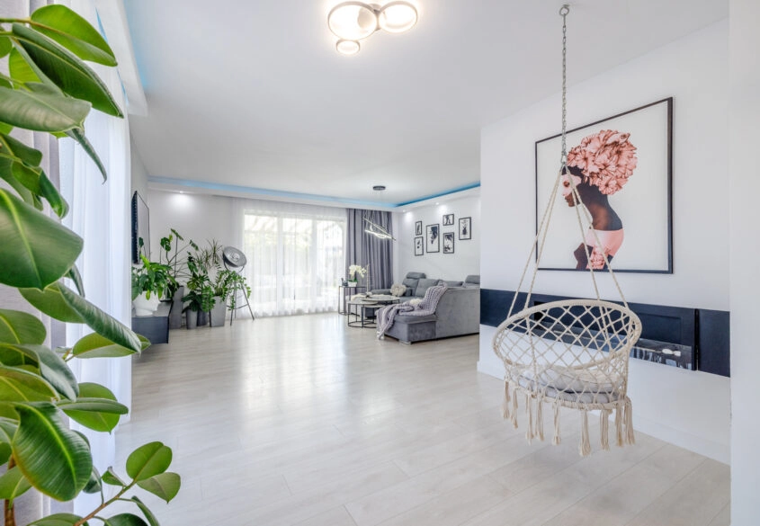 Komfort apartamentu, przestrzeń domu – duży ogród