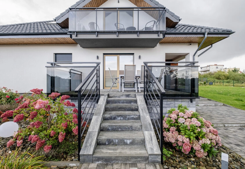 DOM Z DUŻĄ DZIAŁKĄ - INWESTYCJA