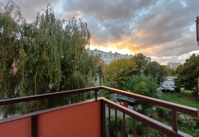 4 oddzielne pokoje i balkon z widokiem na zieleń !